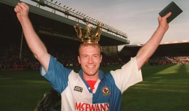 Alan Shearer trong màu áo Blackburn Rovers.