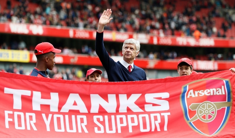 Arsène Wenger tạm biệt Arsenal
