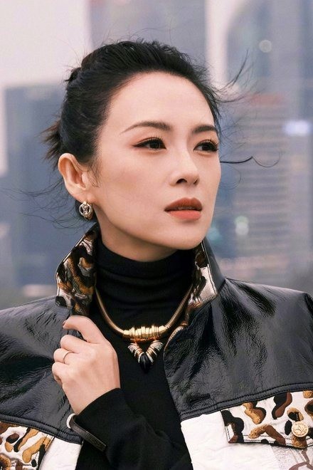 Chương Tử Di là một trong Tam kim ảnh hậu của nền điện ảnh Hoa ngữ với rất nhiều giải thưởng danh giá