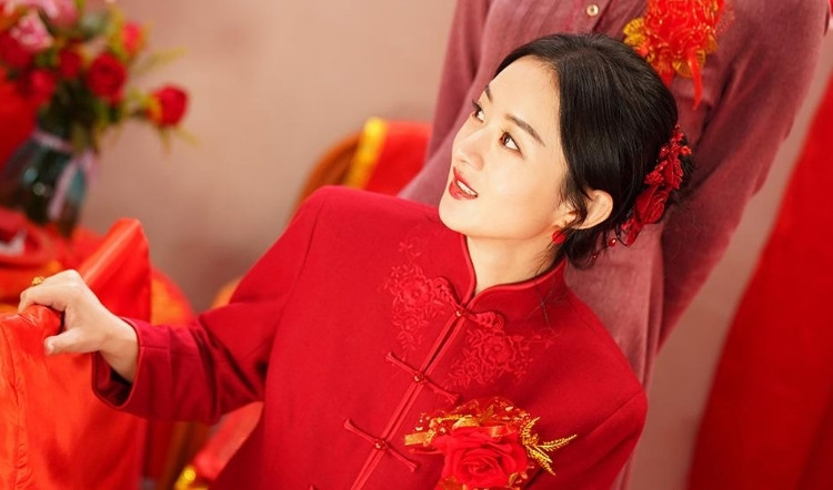 phim-cua-trieu-le-dinh-hanh-phuc-den-van-gia.