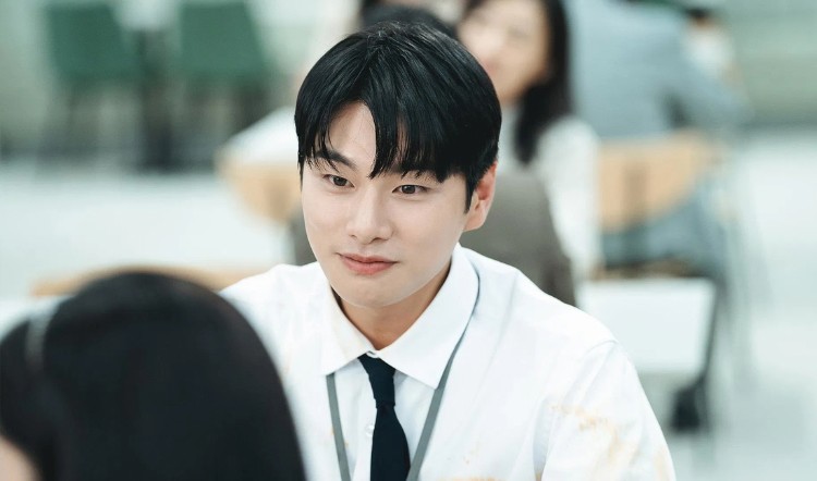 Lee Yi Kyung đã có một màn hóa thân xuất sắc, vượt xa mọi kỳ vọng