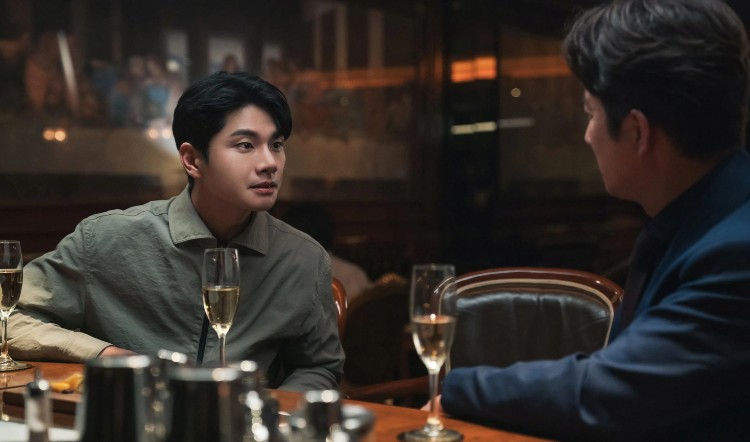 Lee Yi Kyung trong Sát Thủ Vô Cùng Cực Hài 2