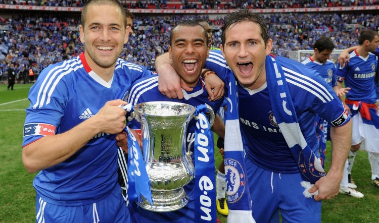 Cole nhanh chóng dành được suất đá chính sau khi đến Chelsea