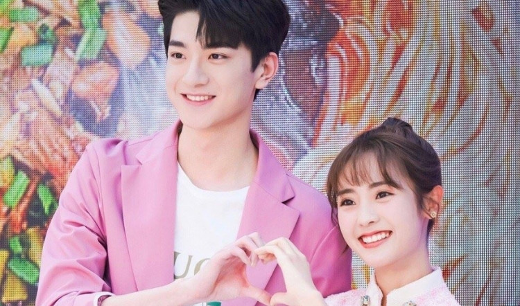 Chemistry siêu đáng yêu của cặp đôi “đũa lệch”
