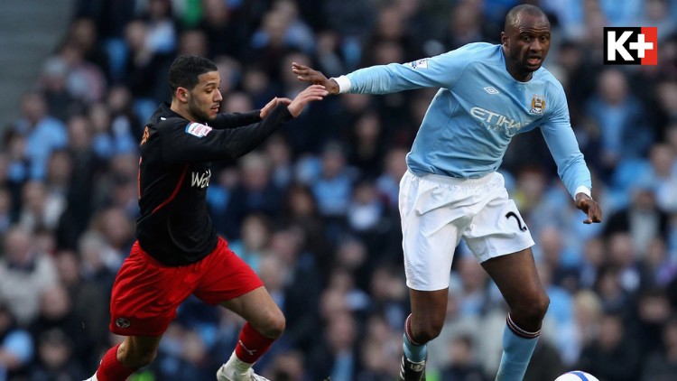 Vieira thi đấu cho Manchester City trước khi giải nghệ