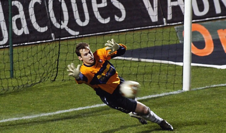 Petr Cech chơi xuất sắc tại Rennes