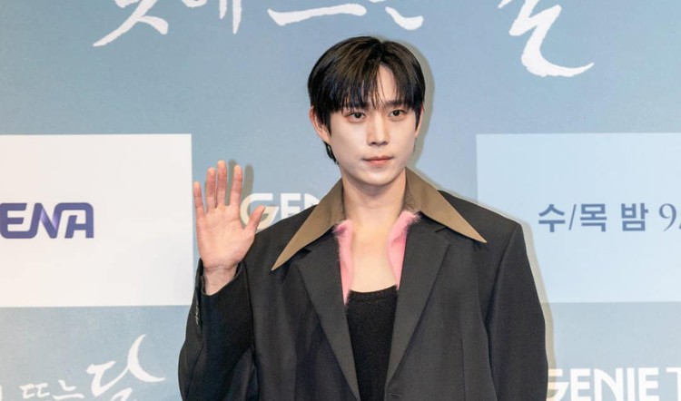 Kim Young Dae trong buổi họp báo ra mắt phim mới