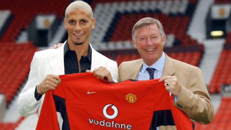 Rio Ferdinand gia nhập Manchester United năm 2002