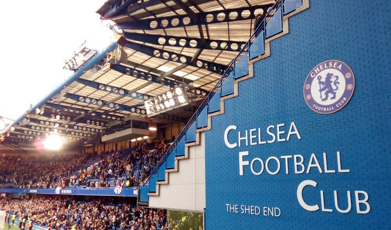 4 phía khán đài của Stamford Bridge đều có câu chuyện riêng