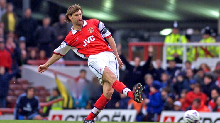 Tony Adams có khả năng đọc tình huống tốt