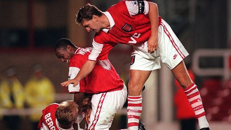 Tony Adams thi đấu bùng nổ mùa giải 1995/96