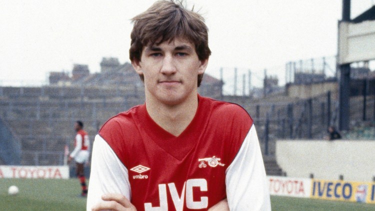 Tony Adams thời trẻ 