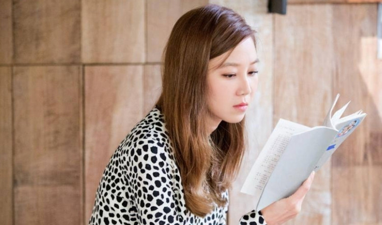 Gong Hyo-jin - Nữ bác sĩ hiện đại thông minh và đầy quyết đoán