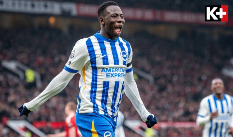 Yankuba Minteh ăn mừng trong màu áo Brighton