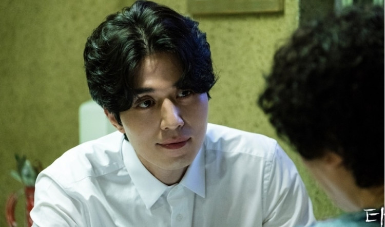 phim-cua-lee-dong-wook-nguoi-la-den-tu-dia-nguc