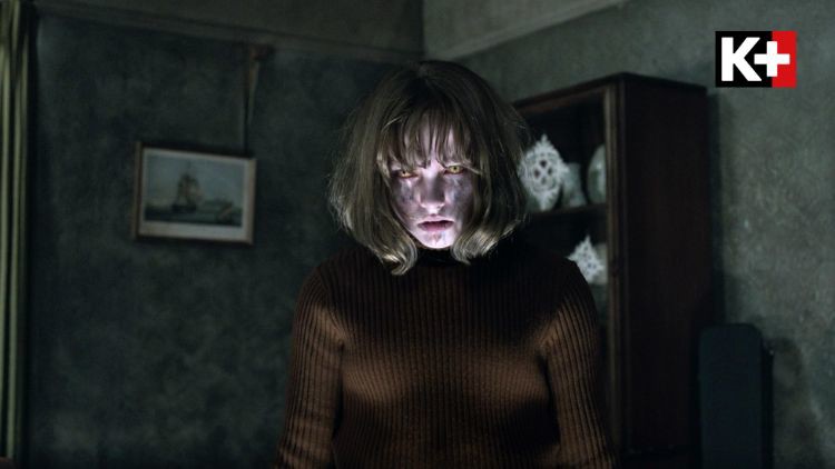 janet-bi-nhap-hon-trong-the-conjuring-2