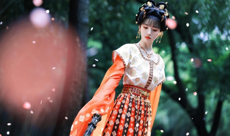 Điền Hi Vi tiệm cận hàng ngũ "tiểu hoa đán thực lực" trên màn ảnh