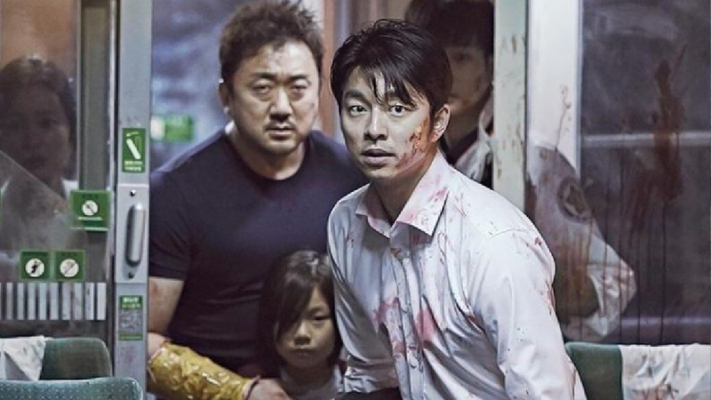 Gong Yoo và Ma Dong-seok kề vai sát cánh trong cảnh quay của Train To Busan